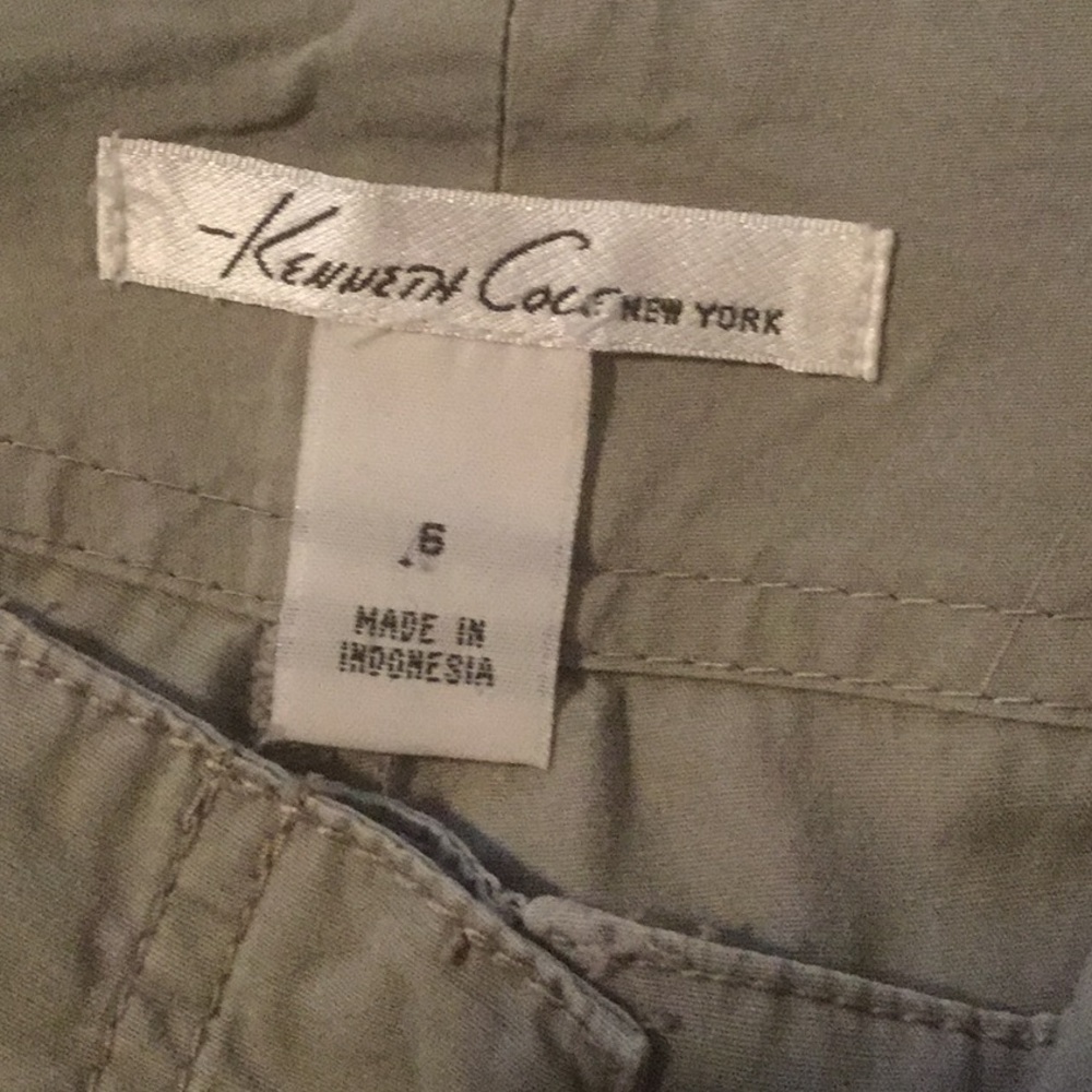 Kenneth Cole Cargo Shorts. - Picture 8 of 8